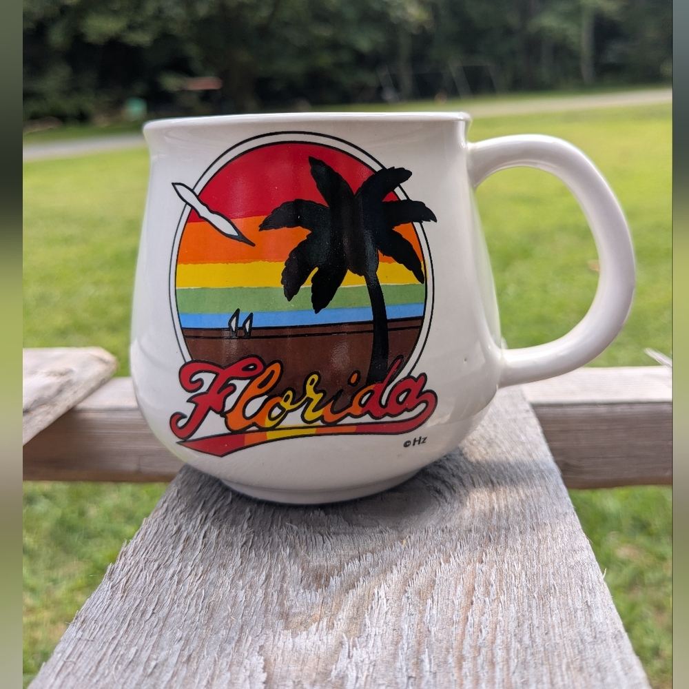 Vintage Ceramic Souvenir Coffee Cup Mug Florida Rainbow Sunset Beach Scene 8 oz